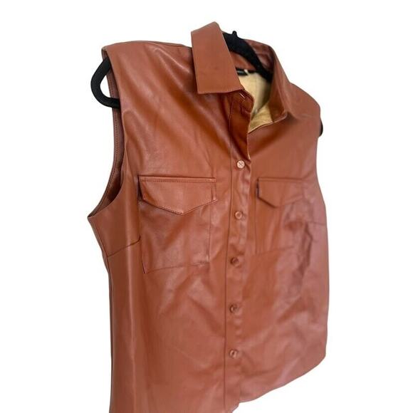 New York & Company Vegan Faux Leather Top Brown Button Sleeveless Size Medium M - Picture 2 of 7
